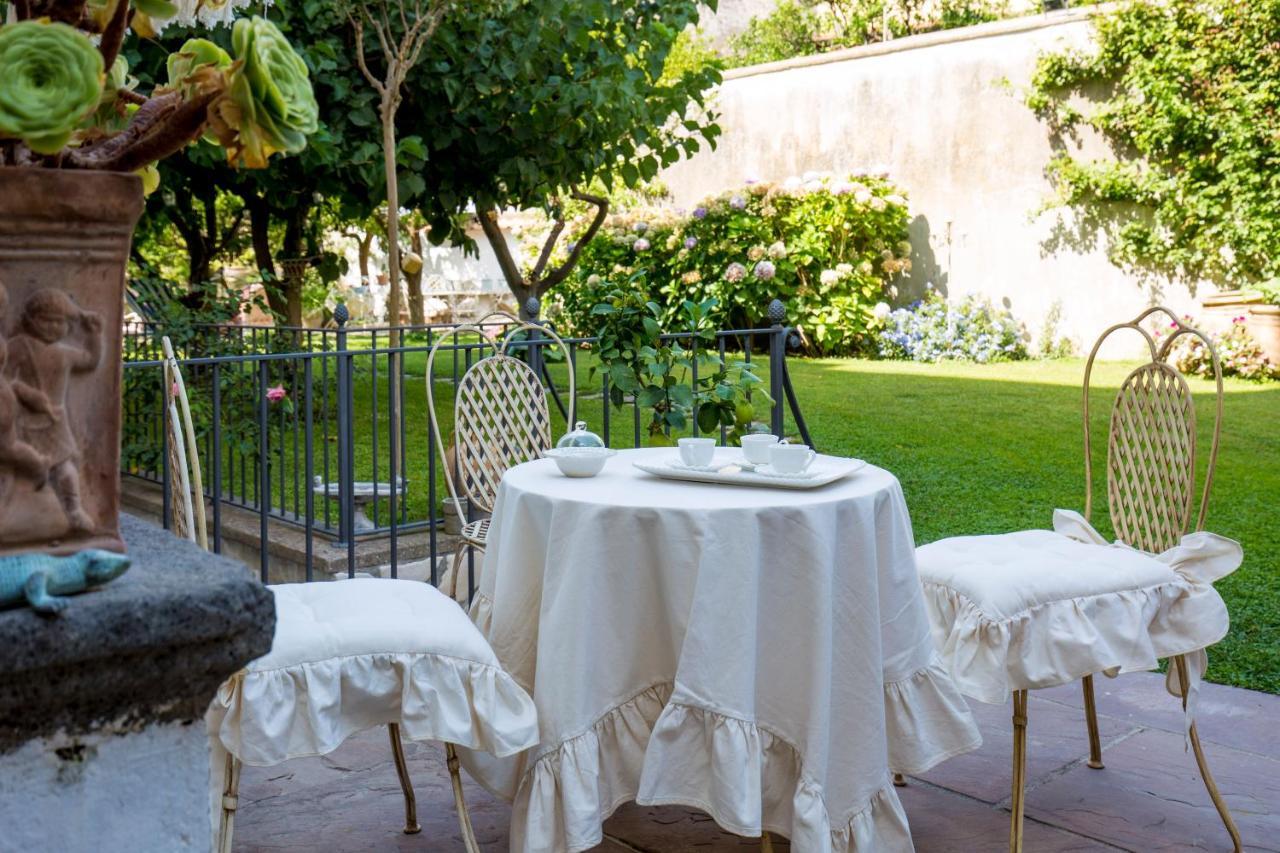 Palazzo Cacace Relais Hotel เมตา ภายนอก รูปภาพ