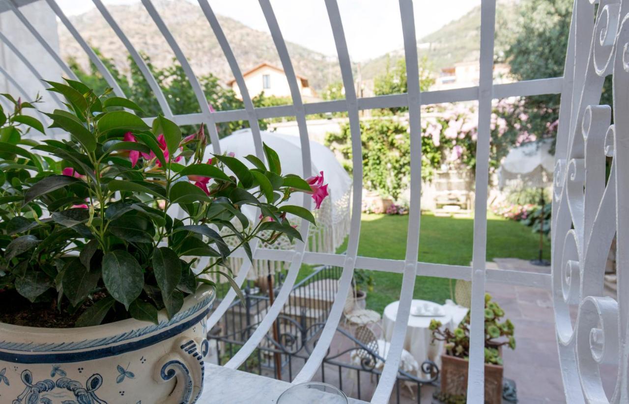 Palazzo Cacace Relais Hotel เมตา ภายนอก รูปภาพ